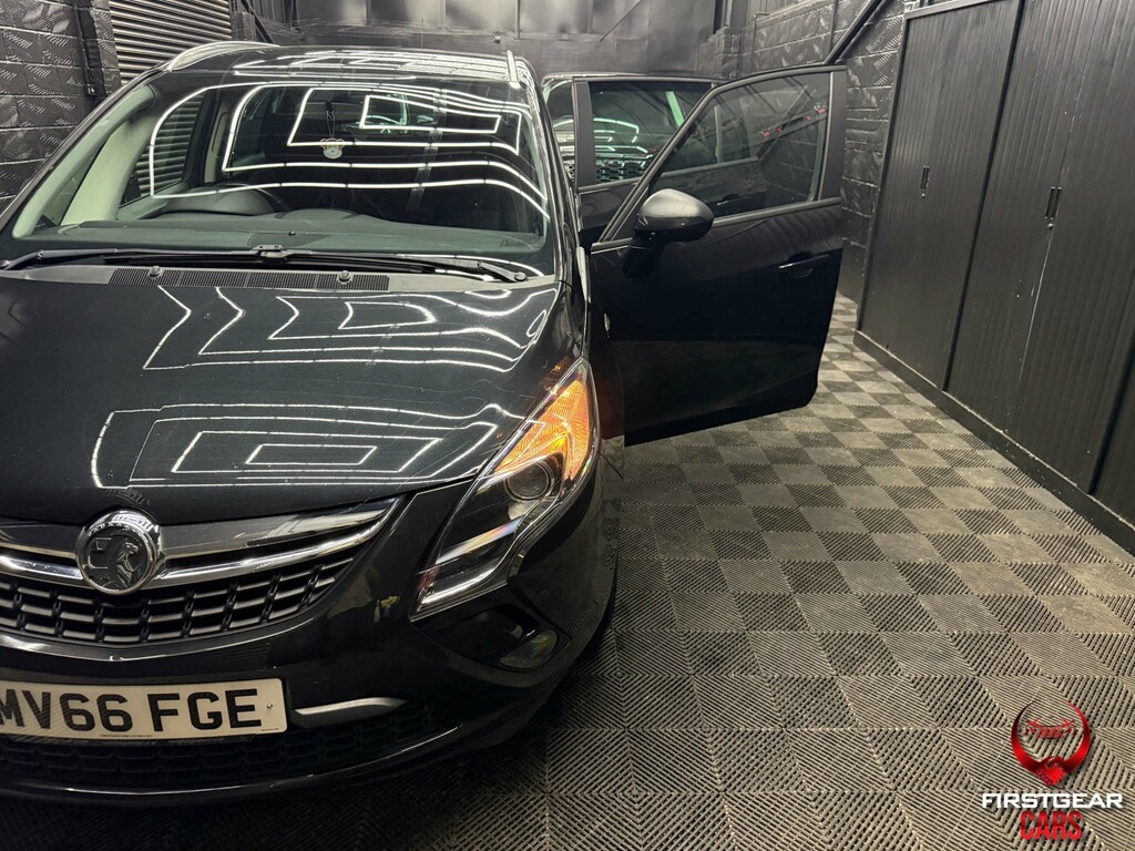 Vauxhall Zafira Tourer Design Red #15