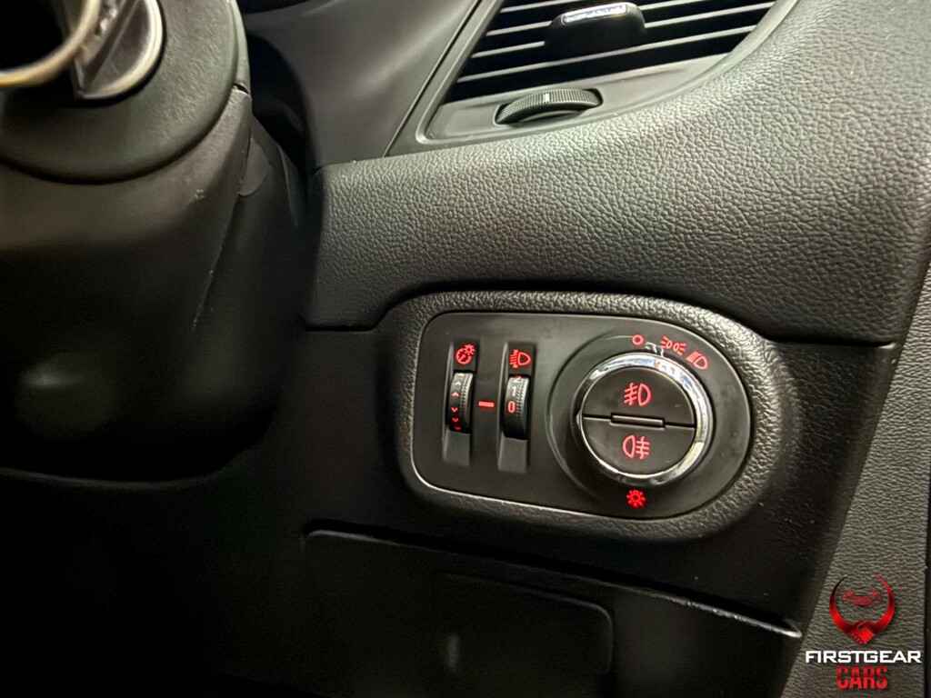 Vauxhall Zafira Tourer Design Red #36