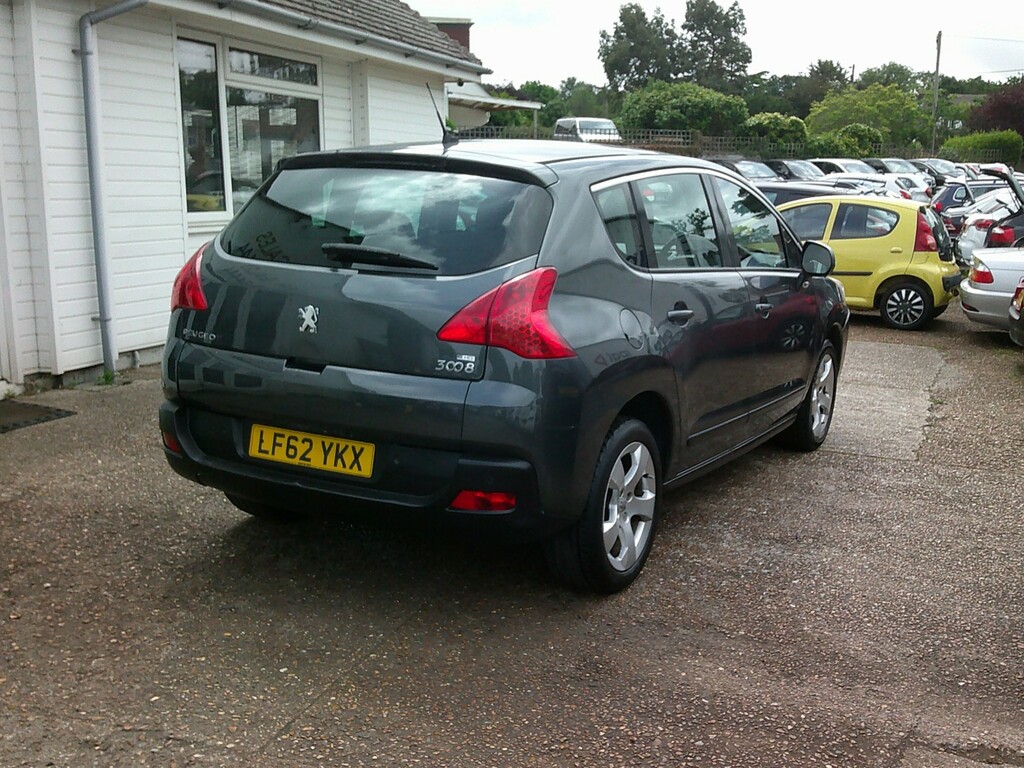Peugeot 3008 Suv 1.6 E-hdi Active 2012 LF62YKX Grey #2