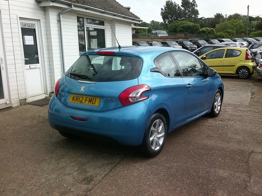 Peugeot 208 1.4 Hdi Active Blue #2