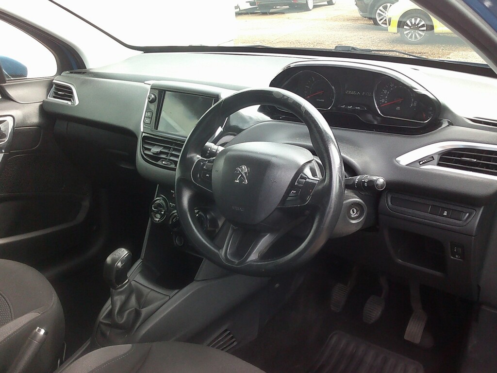 Peugeot 208 Active Silver #7