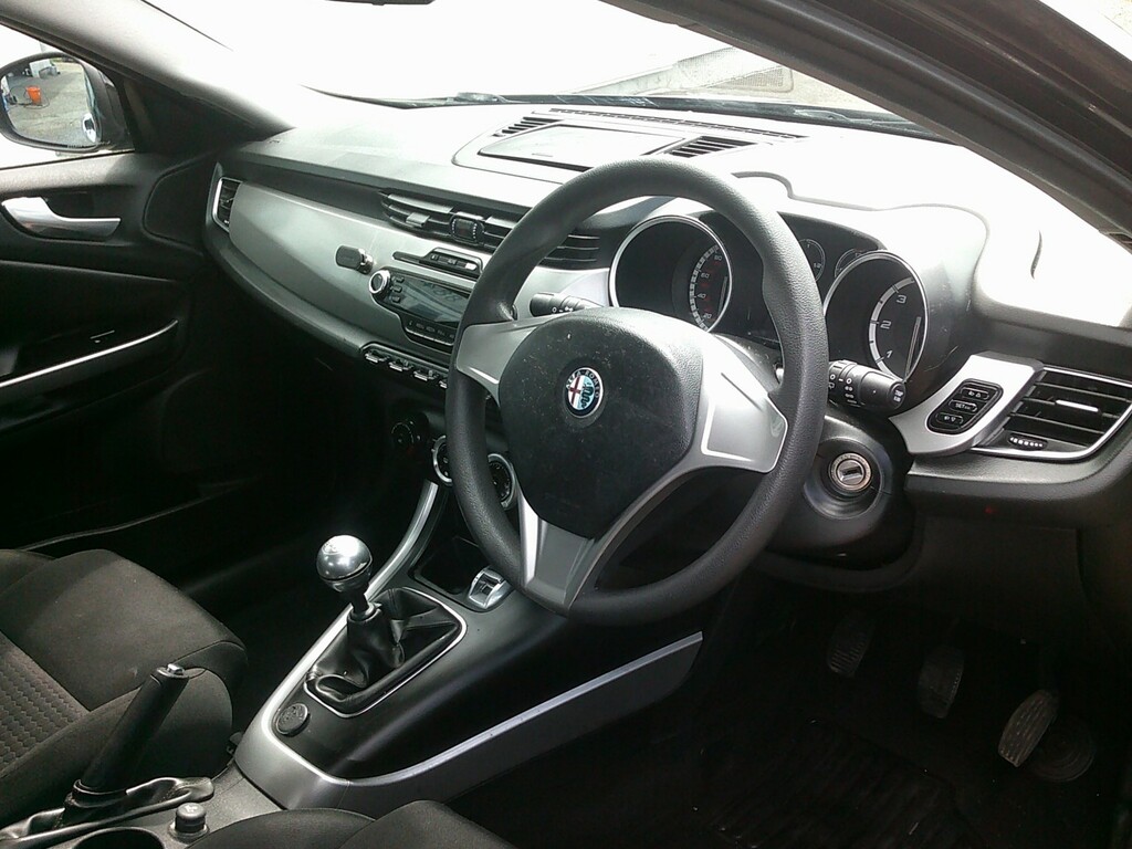 Alfa Romeo Giulietta  White #9
