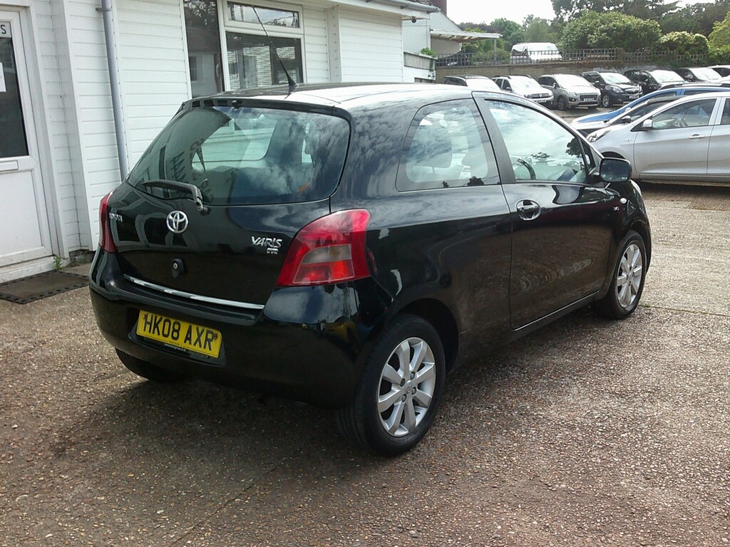 Toyota Yaris 1.4 D-4d Tr Black #2