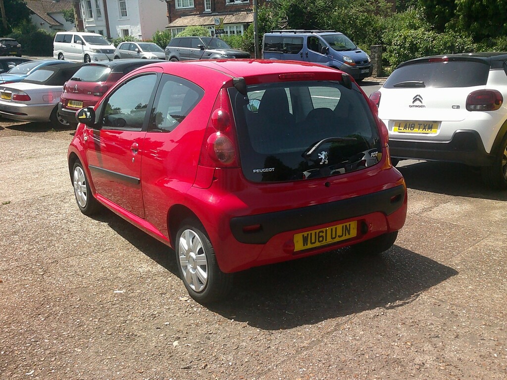 Peugeot 107 1.0 12V Urban Red #3