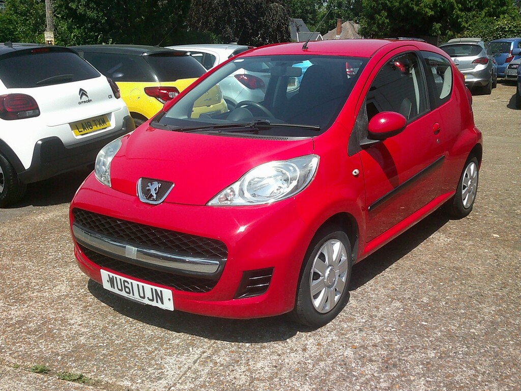 Peugeot 107 1.0 12V Urban Red #4