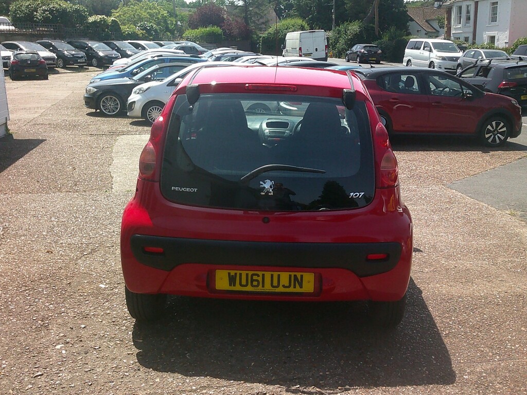 Peugeot 107 1.0 12V Urban Red #2