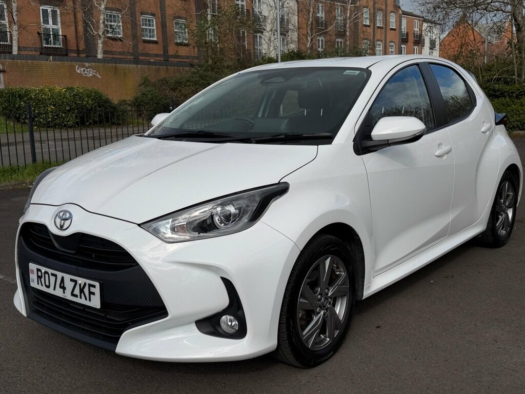 Toyota Yaris 1.5 Hybrid Icon Cvt RO74ZKF White #4