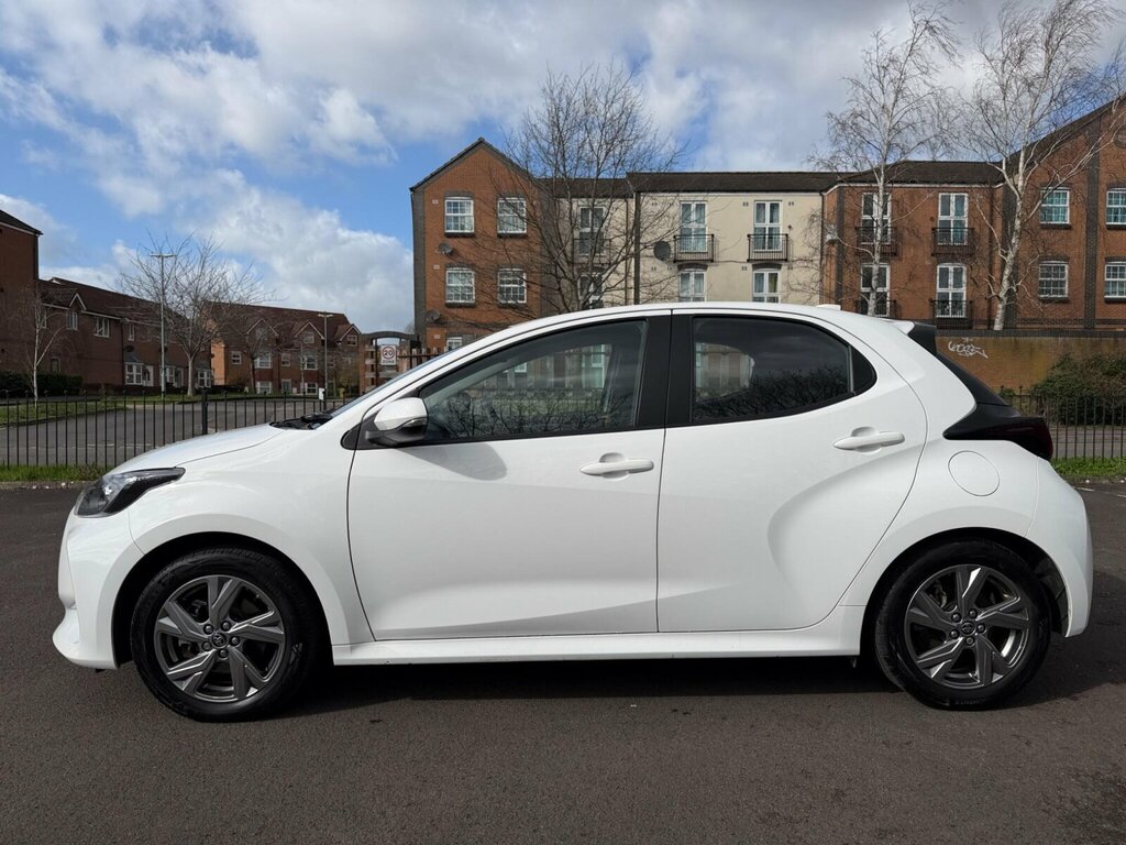 Toyota Yaris 1.5 Hybrid Icon Cvt RO74ZKF White #6