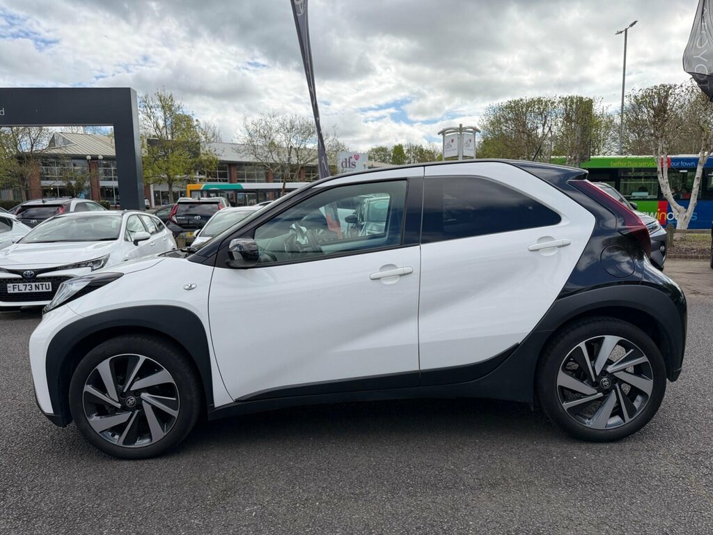 Toyota Aygo X 1.0 Vvt-i Edge RK74KMJ White #6