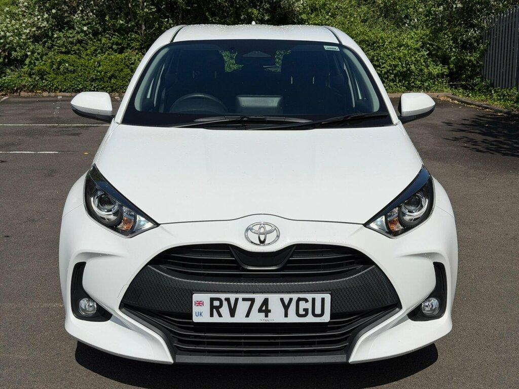 Toyota Yaris 1.5 Hybrid Icon Cvt RV74YGU White #3