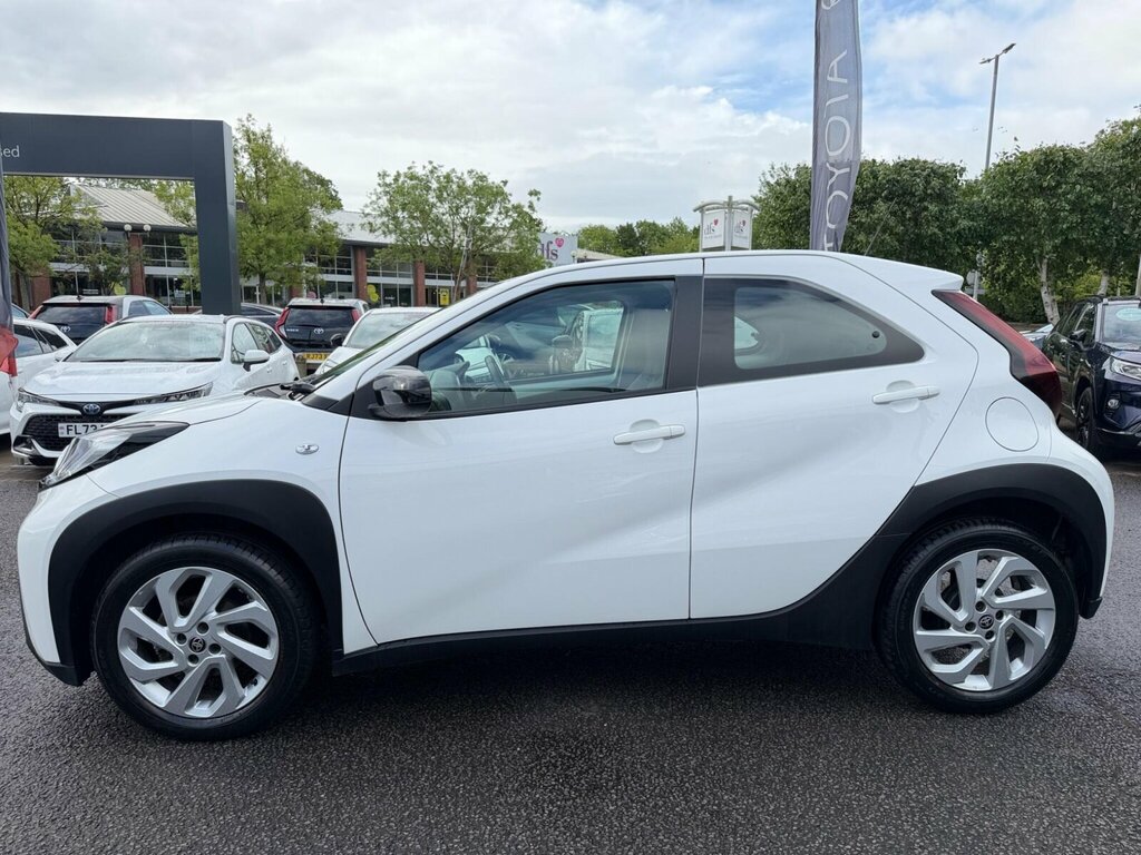 Toyota Aygo X 1.0 Vvt-i Pure RO73KHD White #6