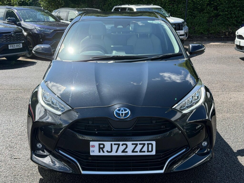 Toyota Yaris 1.5 Hybrid Excel Cvt RJ72ZZD Black #3