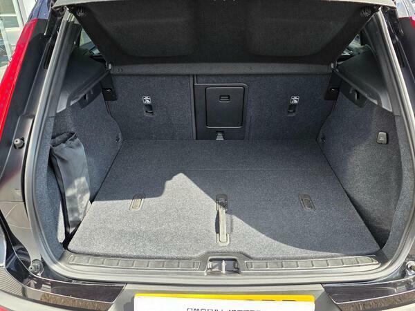 Volvo XC40 2.0 B3p Ultimate Dark WR24YPD Black #6
