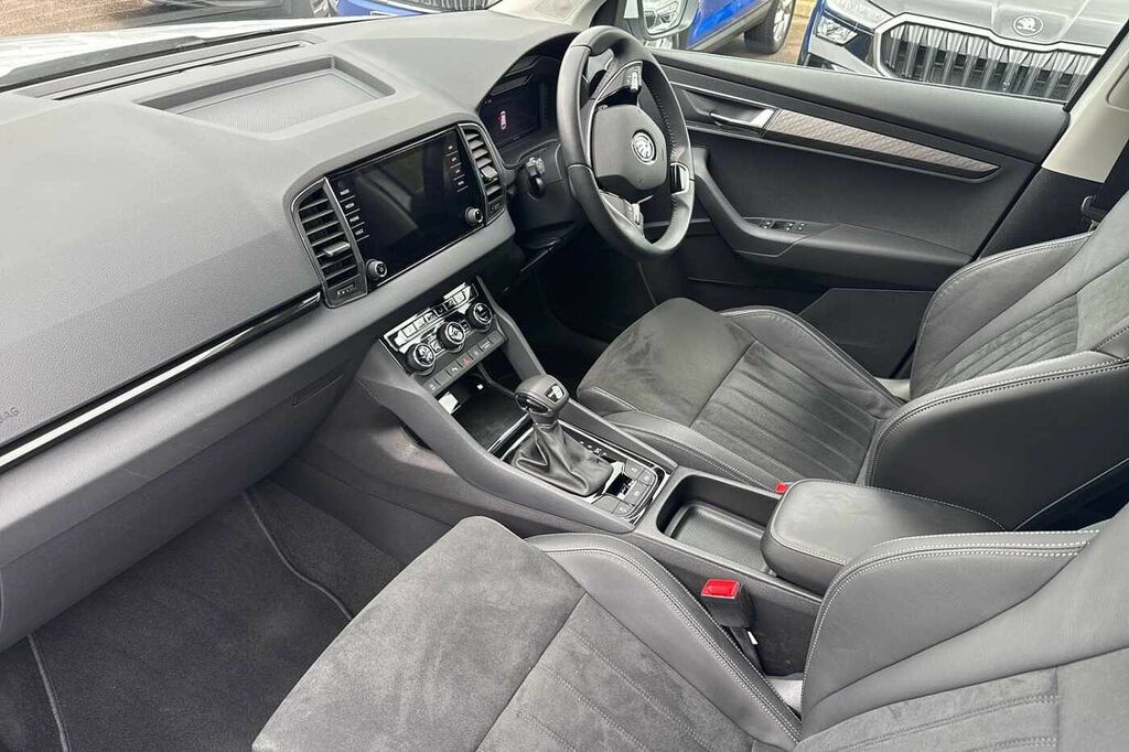Skoda Karoq 1.5 Tsi Se L Dsg EF74NRY White #2