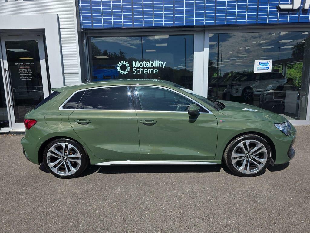 Audi A3 35 Tfsi S Line S Tronic WT74DDE Green #2