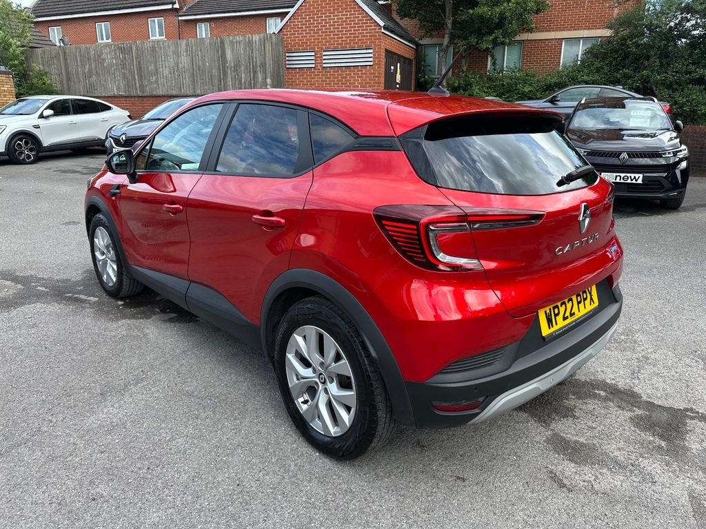 Renault Captur 1.6 E-tech Hybrid 145 Iconic Edition WP22PPX Red #3