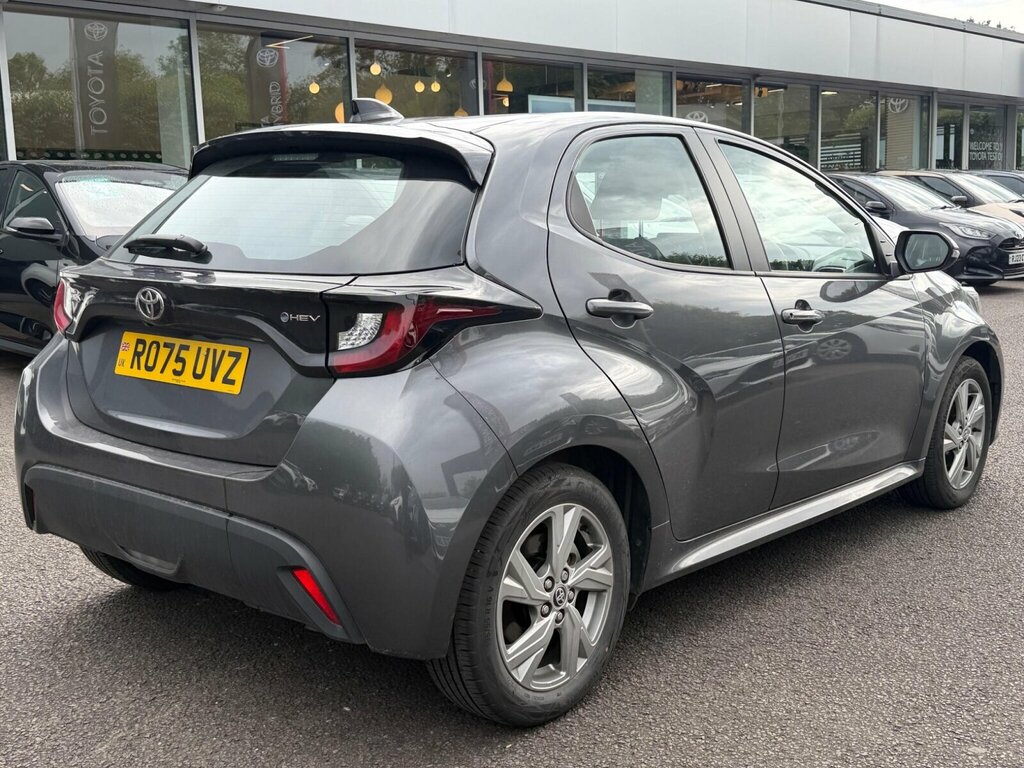 Toyota Yaris 1.5 Hybrid Icon Cvt RO75UVZ Grey #6