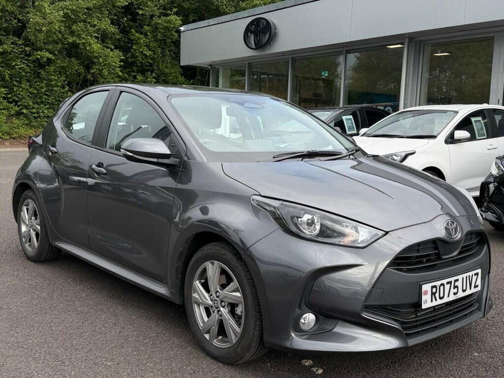 Toyota Yaris 1.5 Hybrid Icon Cvt RO75UVZ Grey