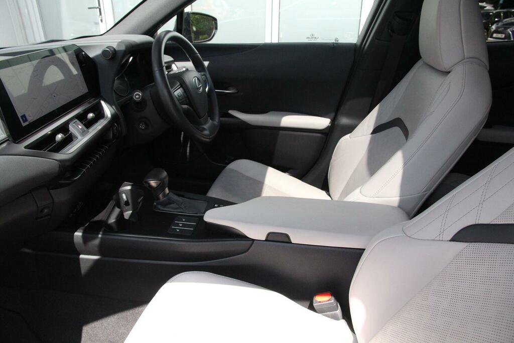 Lexus UX 250H Premium Plus Sunroof RV73EFE Grey #6