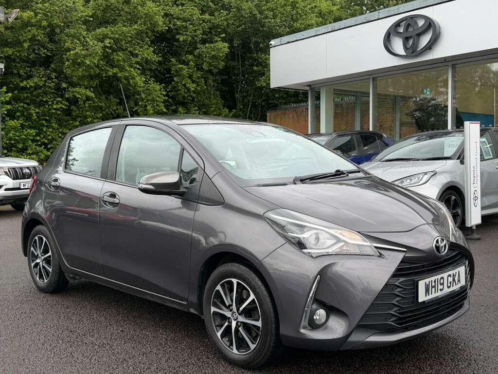Toyota Yaris 1.5 Vvt-i Icon Tech WH19GKA Grey