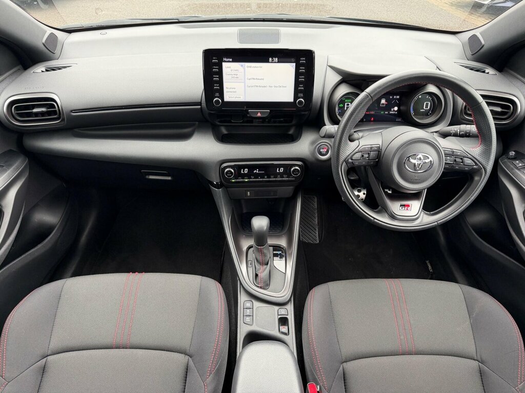 Toyota Yaris 1.5 Hybrid Gr Sport Cvt Black #2