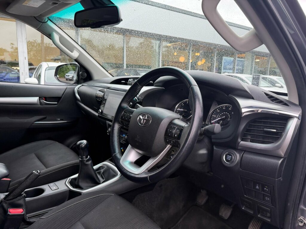 Toyota HILUX Invincible D Cab Pick Up 2.8 D-4d Blue #39