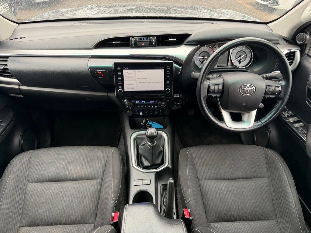 Toyota HILUX Invincible Dcab Pick Up 2.8 D-4d Grey #2