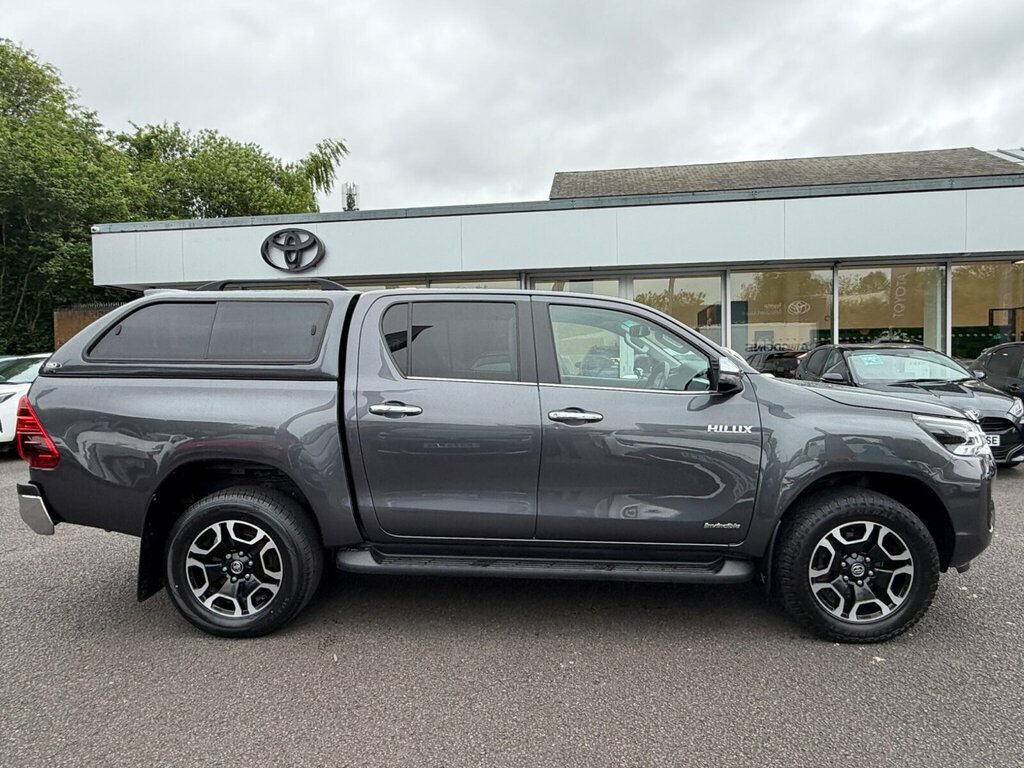 Toyota HILUX Invincible D Cab Pick Up 2.8 D-4d Blue #30