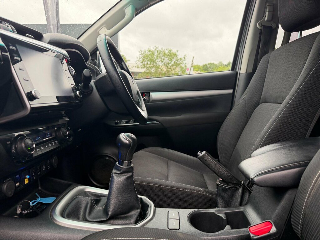 Toyota HILUX Invincible D Cab Pick Up 2.8 D-4d Blue #13