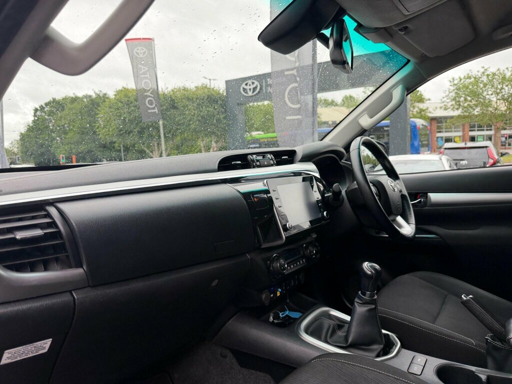 Toyota HILUX Invincible D Cab Pick Up 2.8 D-4d Blue #12