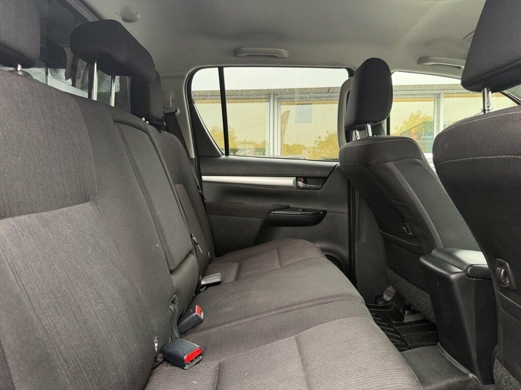 Toyota HILUX Invincible D Cab Pick Up 2.8 D-4d Blue #28