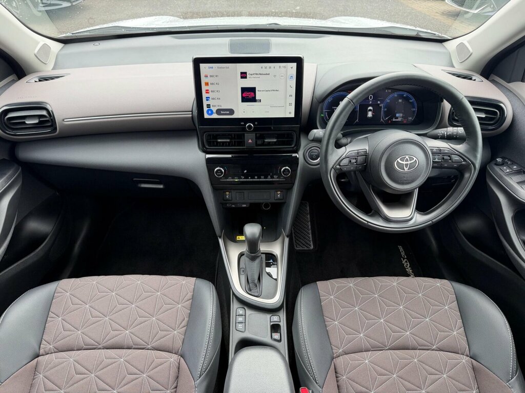 Toyota Yaris Cross 1.5 Hybrid Excel Cvt White #2
