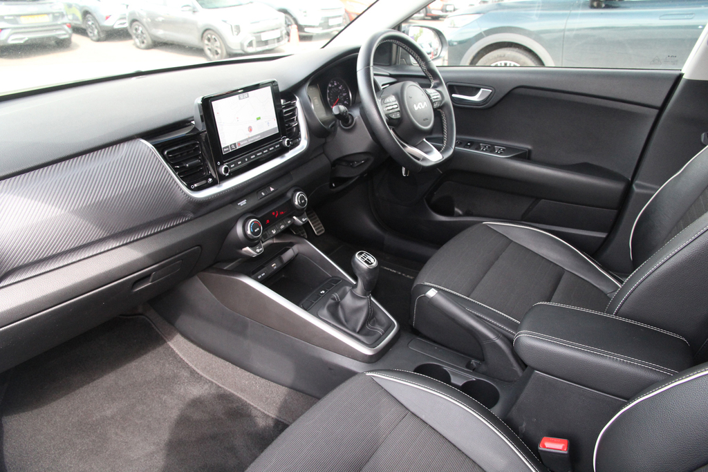 Kia Stonic 1.0T Gdi 99 Gt-line RE23AYZ White #2