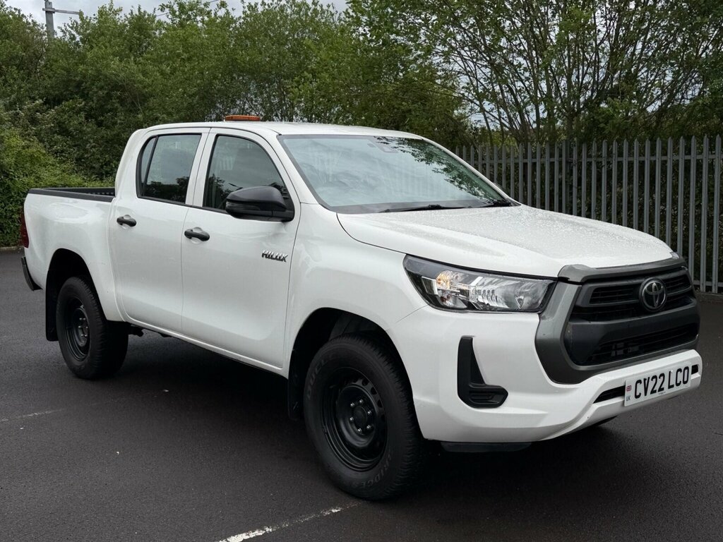 Toyota HILUX Active Dcab Pick Up 2.4 D-4d White