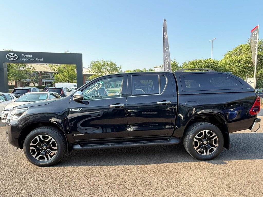 Toyota HILUX Invincible Dcab Pick Up 2.4 D-4d Black #5