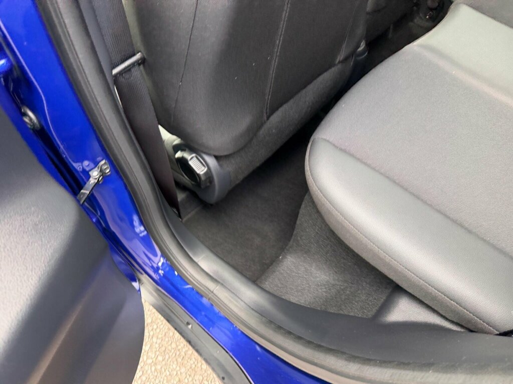 Toyota Aygo X Pure Silver #18