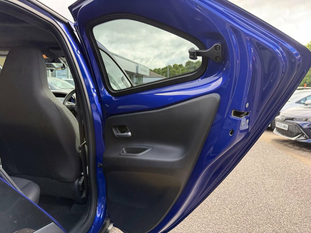 Toyota Aygo X Pure Silver #35