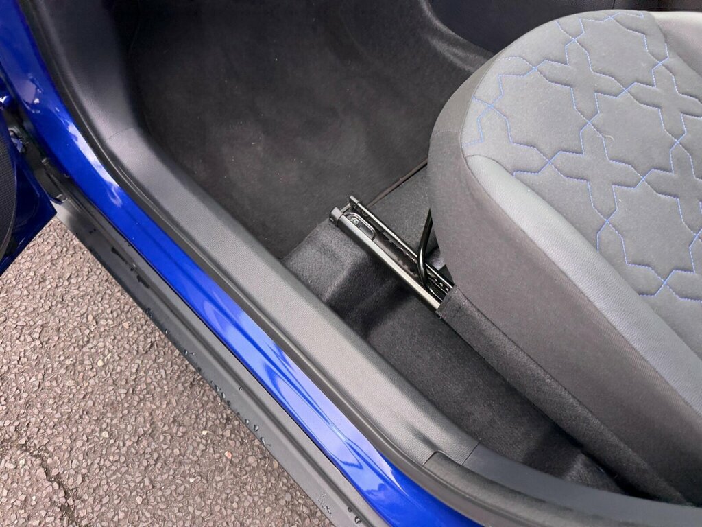 Toyota Aygo X Pure Silver #14