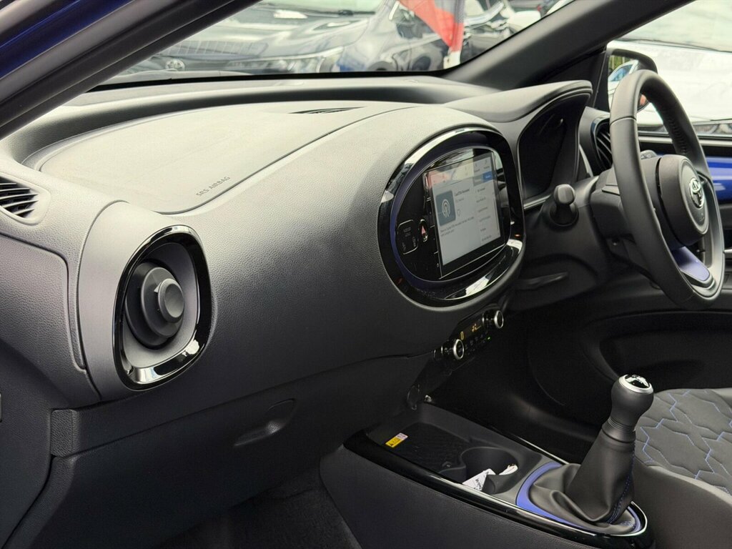 Toyota Aygo X Pure Silver #17