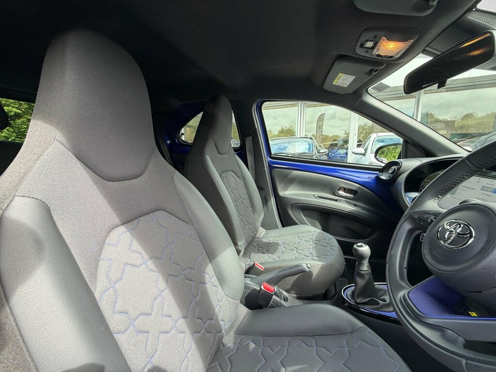 Toyota Aygo X Pure Silver #44