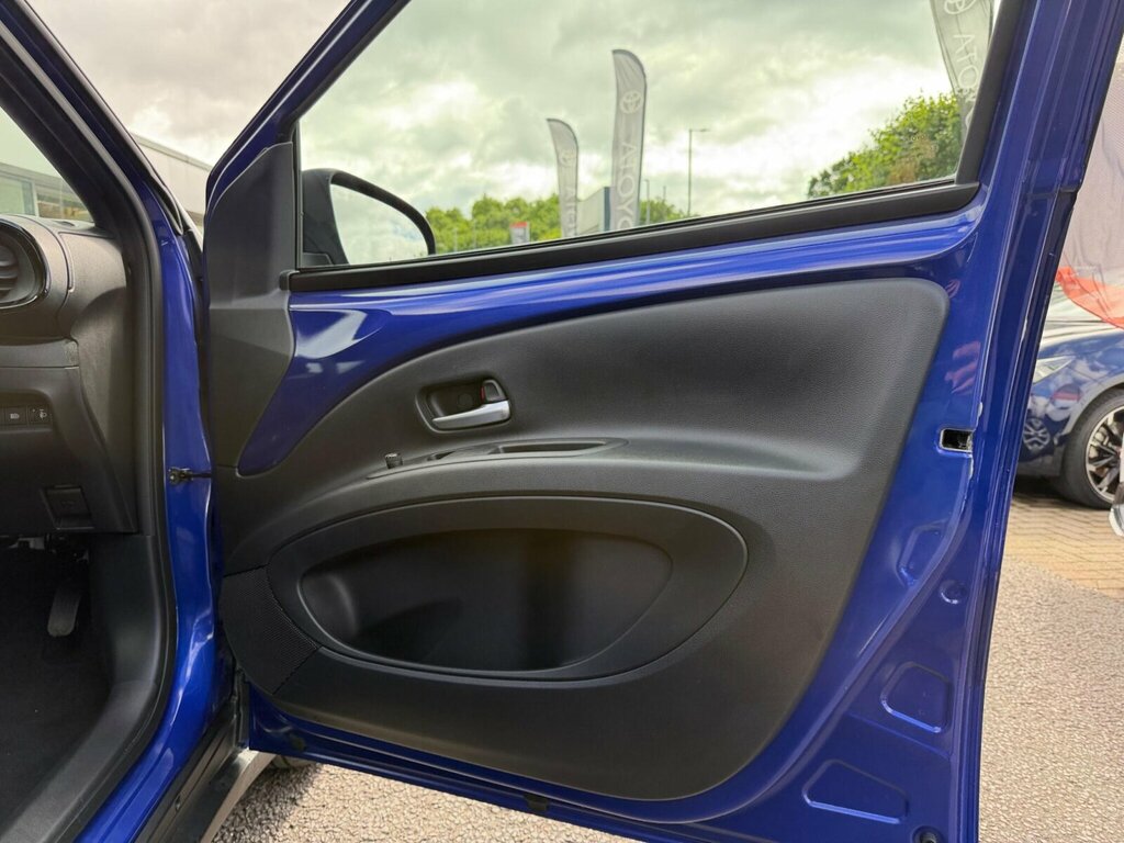 Toyota Aygo X Pure Silver #36