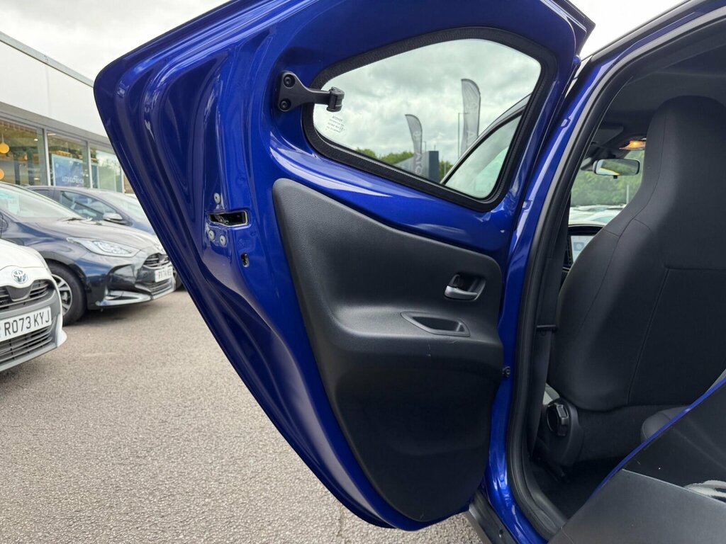 Toyota Aygo X Pure Silver #23