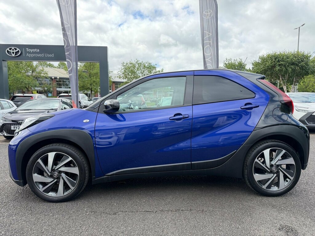 Toyota Aygo X Pure Silver #7