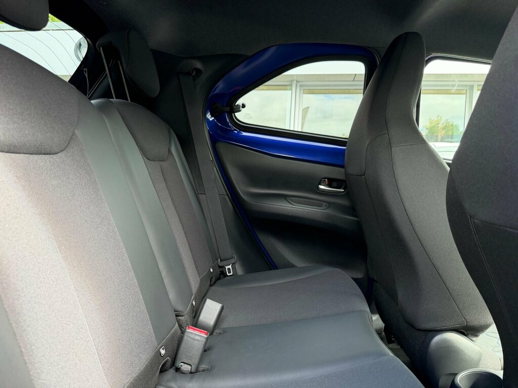 Toyota Aygo X Pure Silver #31