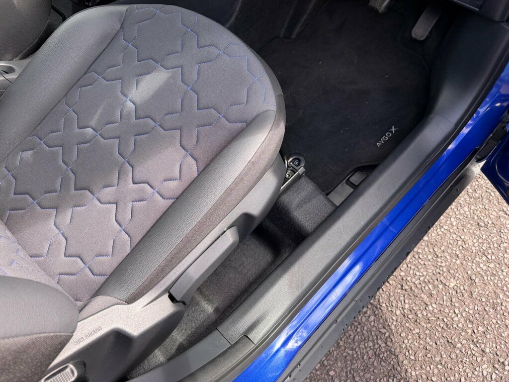 Toyota Aygo X Pure Silver #37