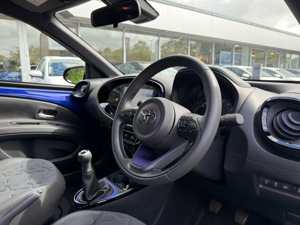 Toyota Aygo X Pure Silver #38