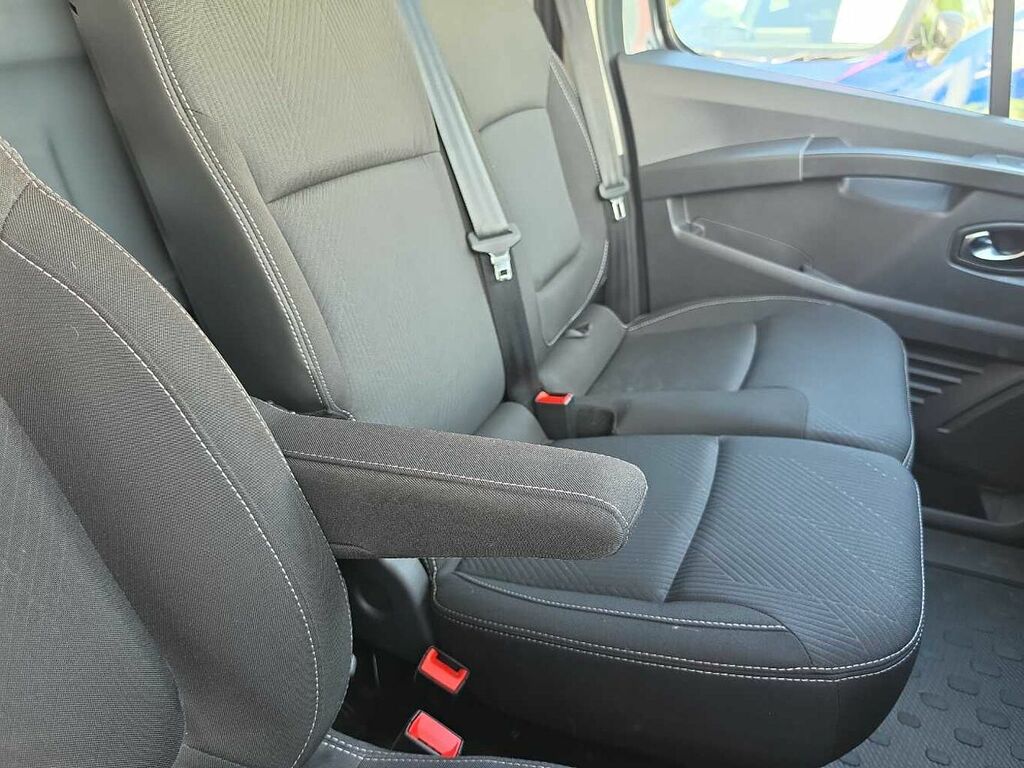 Nissan Primastar 2.0 Tdi 177 Multitronic Grey #43
