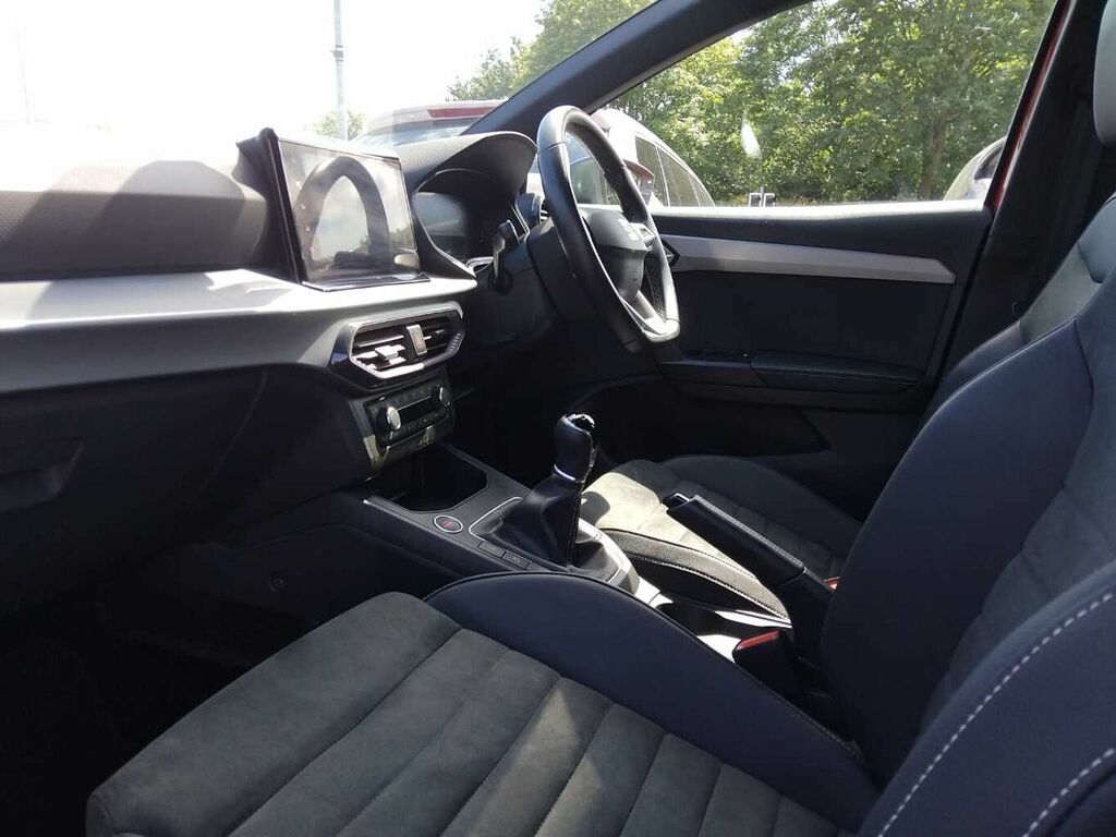 Seat Ibiza 1.0 Tsi 95 Xcellence Red #2
