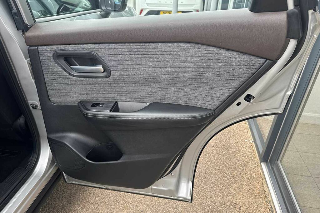 Nissan X-Trail Tekna Grey #24