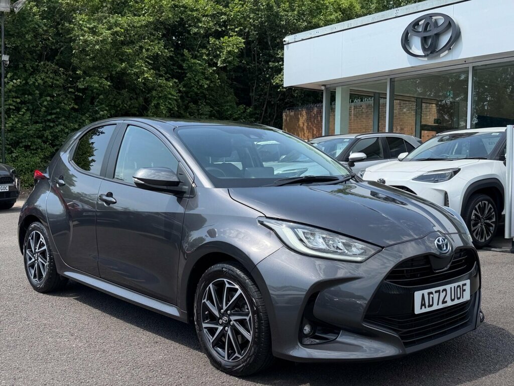 Toyota Yaris 1.5 Hybrid Design Cvt Grey